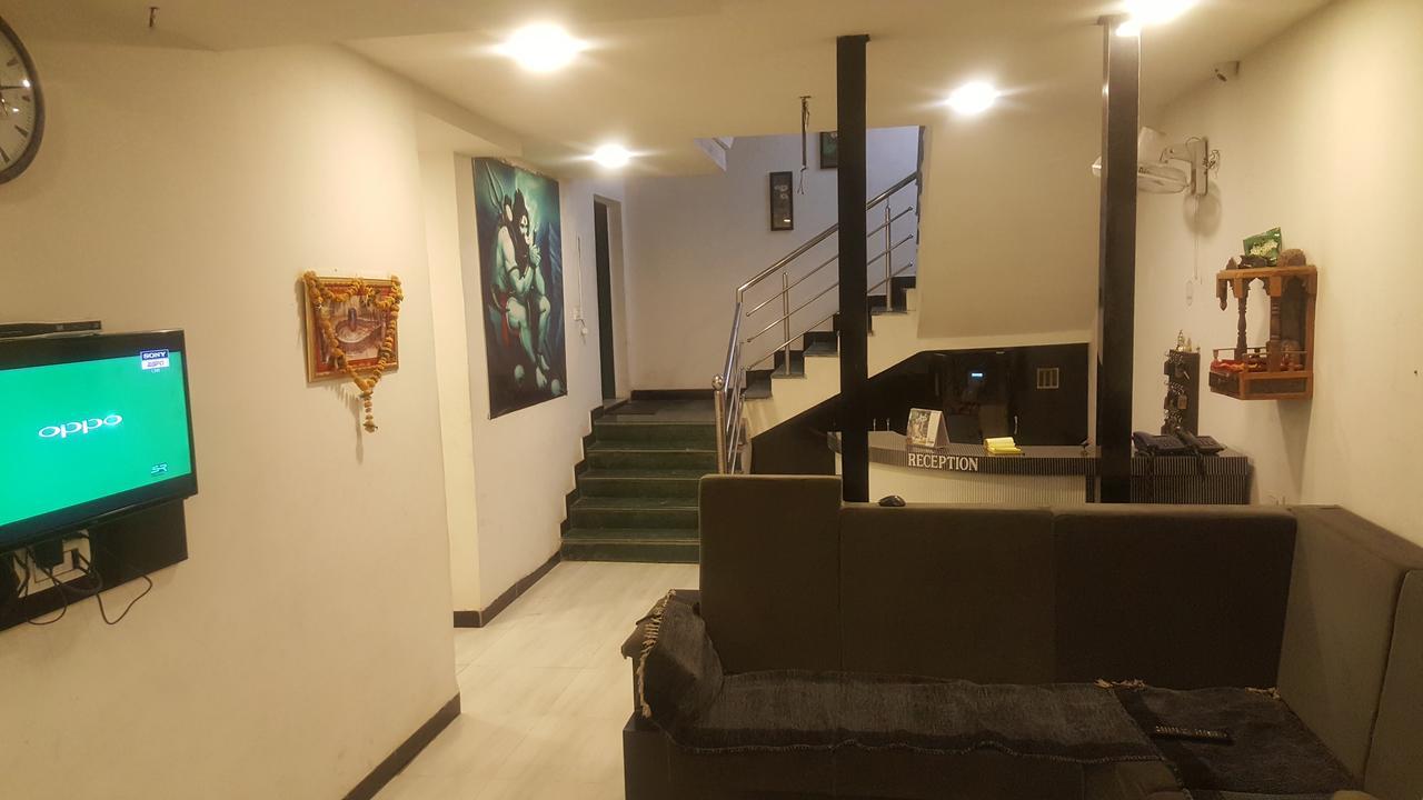 Hotel Kalajanki 乌贾因 外观 照片